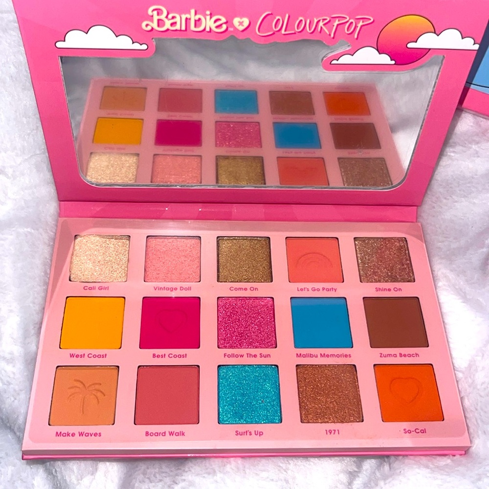 NEW🩷 Barbie x Colourpop eyeshadow pallet🩷